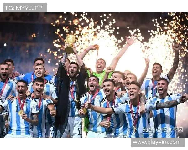 阿根廷队庆祝卡塔尔世界杯三周年纪念海报引发球迷热议 阿根廷队庆祝卡塔尔世界杯三周年纪念海报引发球迷热议