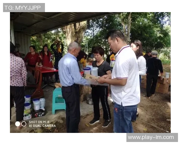 拉菲尼亚回乡举办圣诞慈善活动温暖帮助有需要的人们